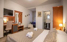 Megy Luxury Rooms